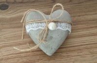 Coeur en beton avec dentelle
