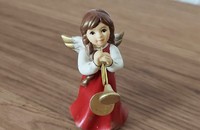 Petit ange gardien Goebel rouge avec trompete