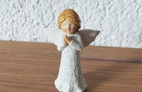 Ange gardien mains jointes en haut